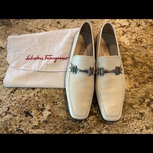 Ferragamo cream leather loafers with buckle